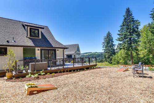 Sherwood House | Oregon Wine Country Retreat: Sip & Dine Outside