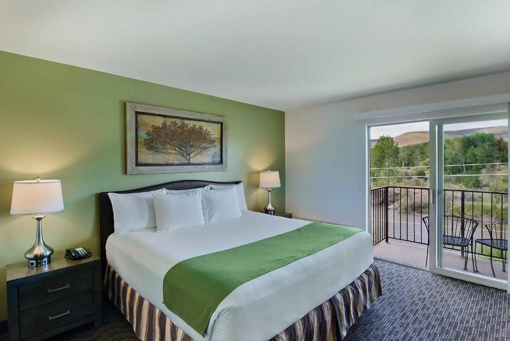 Buena Hotel | Oxford Suites Yakima