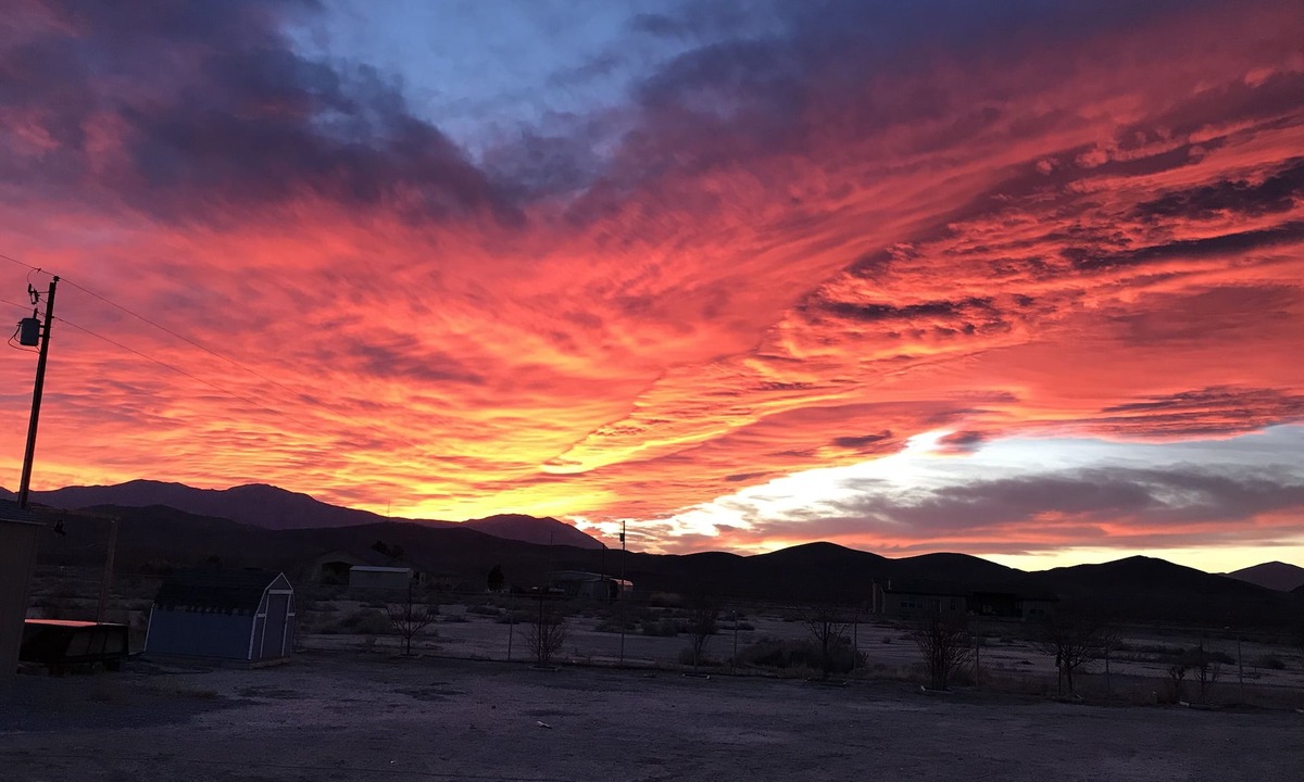 Crystal House | Pahrump 1 Queen Bed & Private Bath,