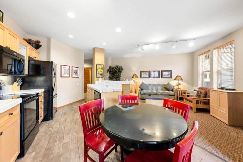 Olympic Valley Apartment | Palisades Tahoe Lodge Rentals Two Bedroom #716