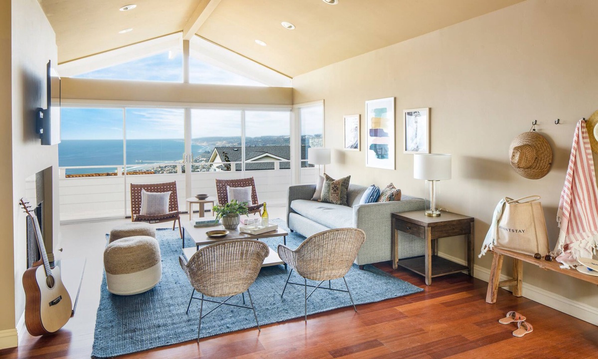 Hidden Valley House | Parasol by AvantStay | Hilltop Ocean View Escape w/Large Patio & Shuffleboard