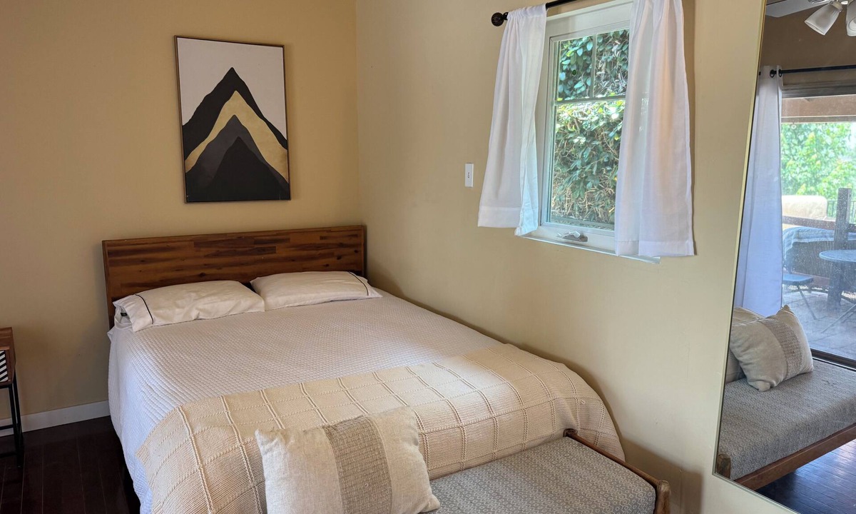South San Gabriel House | Peaceful 1 Bedroom Retreat in Pleasant Hillside SGV