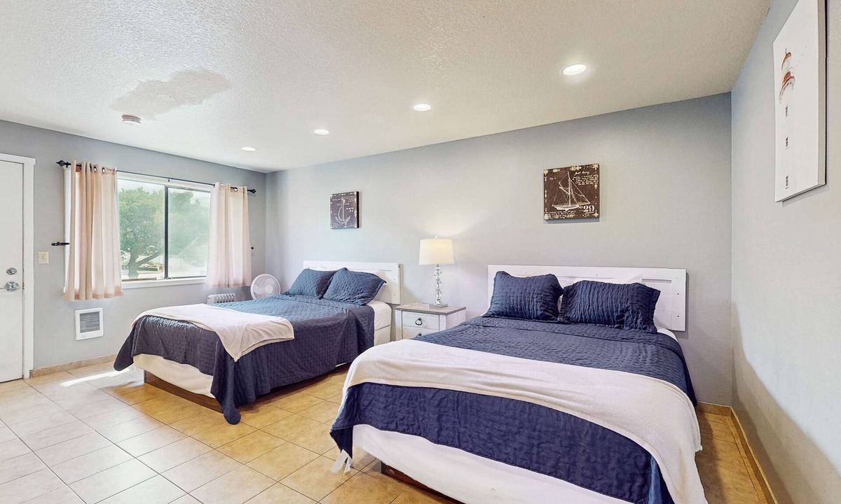 Rockaway Beach House | Peaceful Dog Friendly Room with Kitchenette Near the Beach and Downtown