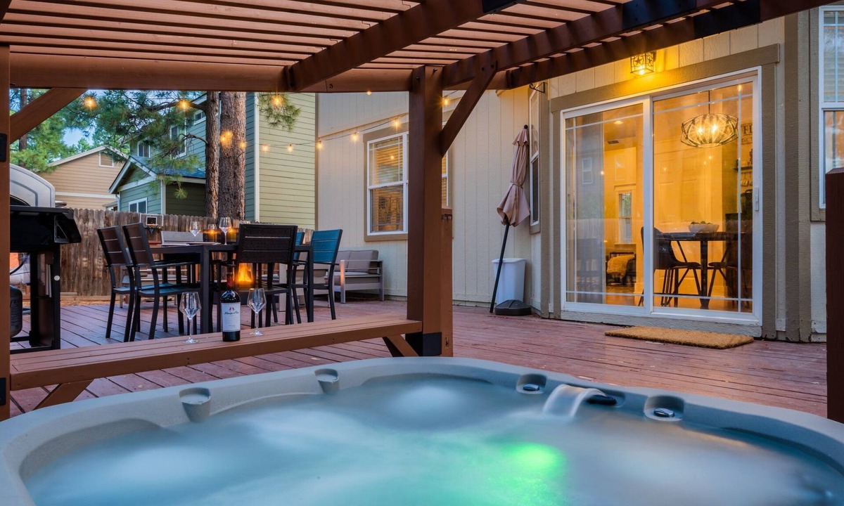 Ponderosa Trails House | Peaks &Pines-Hot Tub, Nearby Trails, National Forest and Park