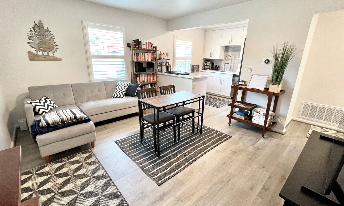 East Central Condo | Perfect 1-bedroom condo with WiFi, AC in the heart of Salt Lake City