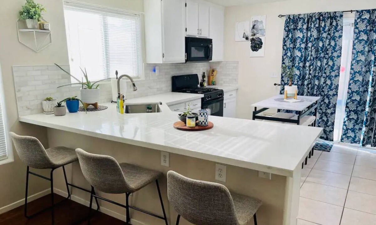 Enterprise House | Perfect Las Vegas getaway. 12 minutes to the strip. 2 bedrooms. All amenities