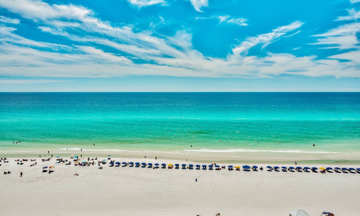 Miramar Beach Cottage | Pet Friendly Elevated Cottage-1 Block 2 Beach-Pool