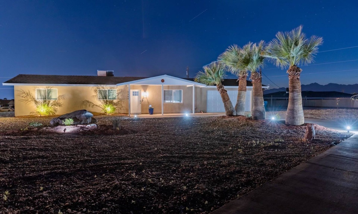 Lake Havasu City House | Pet friendly Lake Home w/Open Concept, Boat Parking
