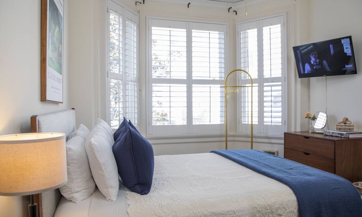 Telegraph Hill Hotel | 'Petite' Double Room with Ensuite Bathroom