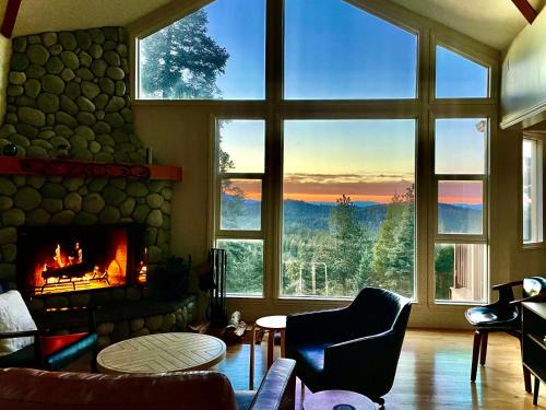 Arrowhead Villas House | Pinetree Palace