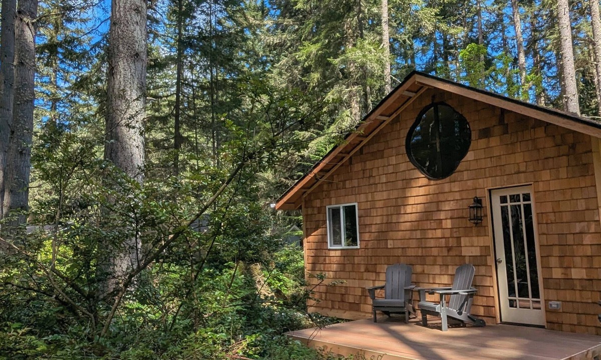 Langley Cabin | Pinewood Cabin - Forest Retreat Near Langley