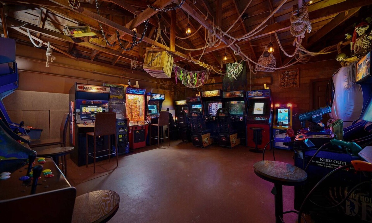 Southwest Anaheim House | Pirates Cove: Heated Pool, Arcades, Playground and more!