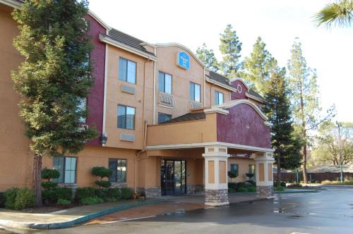 Pleasant Hill Hotel | Pleasant Hill Inn