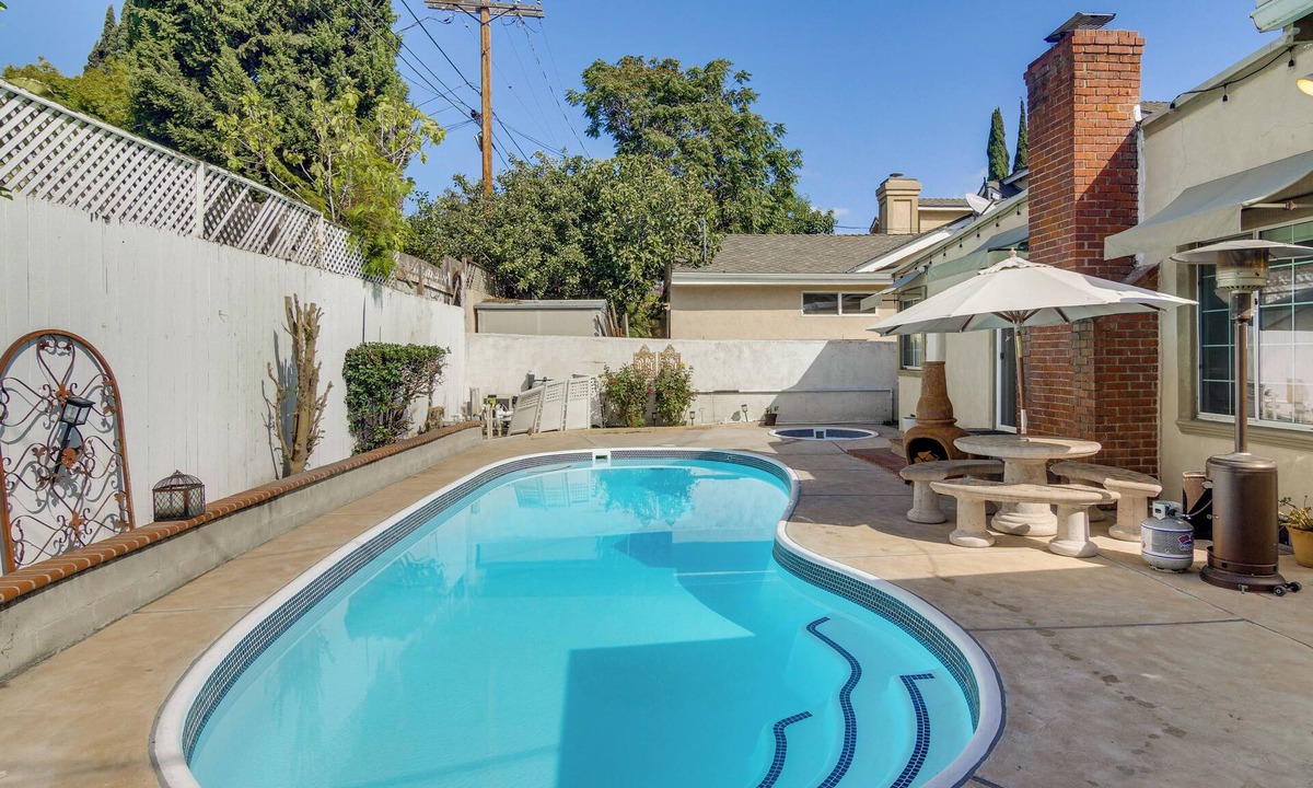 Studio City House | Pool Home < 1 Mi to Universal & 26 Mi to Stadium