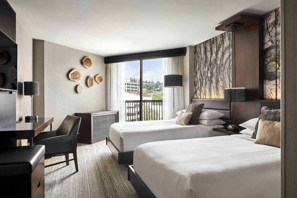 Downtown Portland Hotel | Portland Marriott Downtown Waterfront
