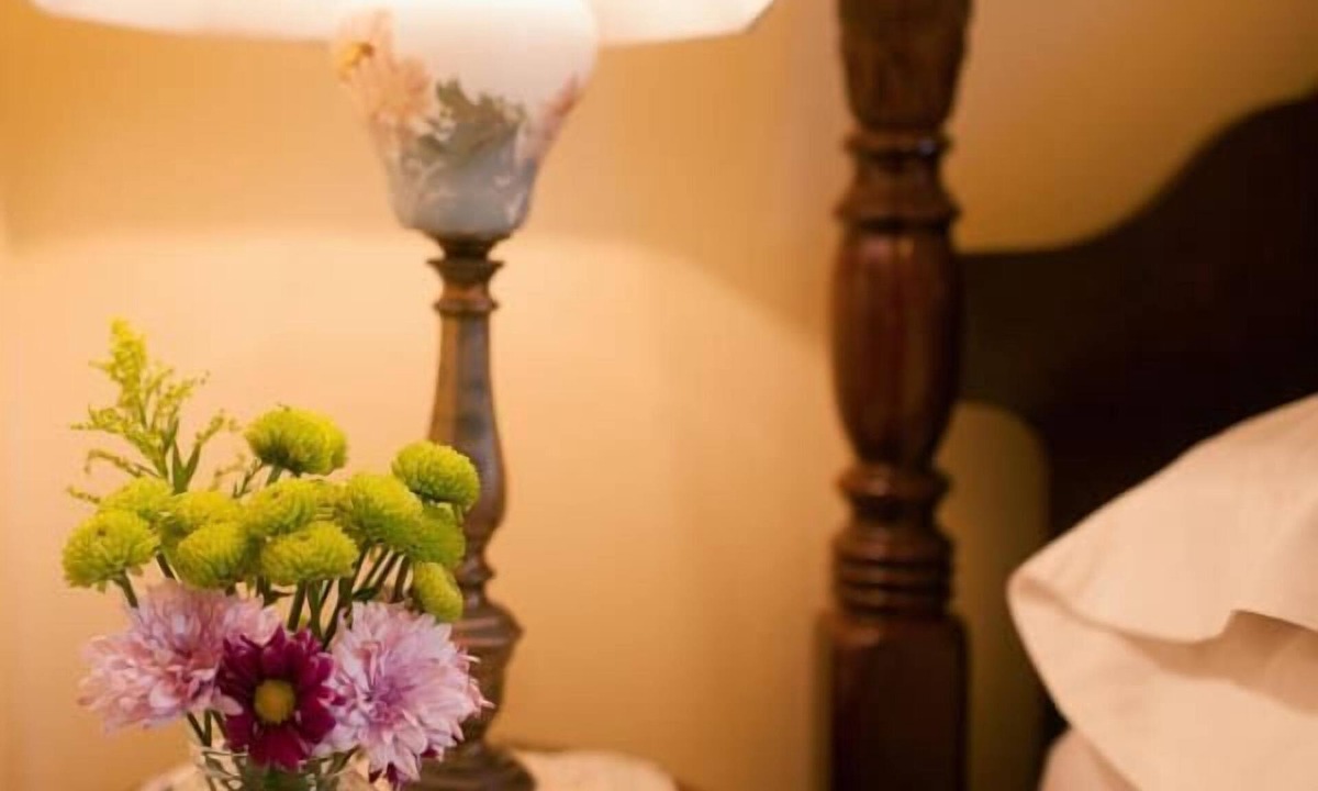 Irvington Bed & Breakfast | Portland's White House Bed & Breakfast - The Ulysses & Julia Room