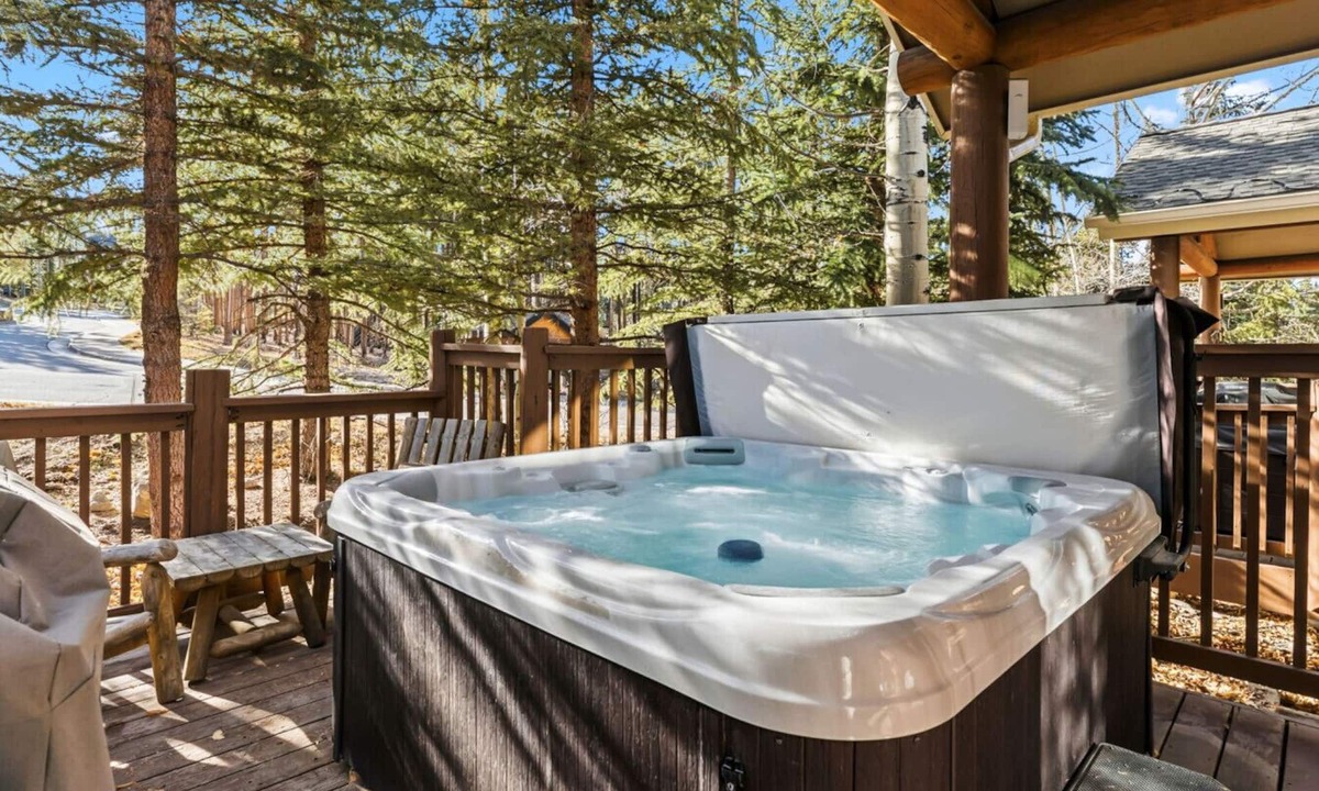 Four O'Clock Villa | Premier Snowflake Lift Access | Updated Home w/Hot Tub & Pool | Walk to Town