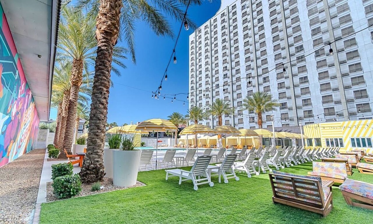 Las Vegas Apartment | Premium King Bed|Pool View Las Vegas