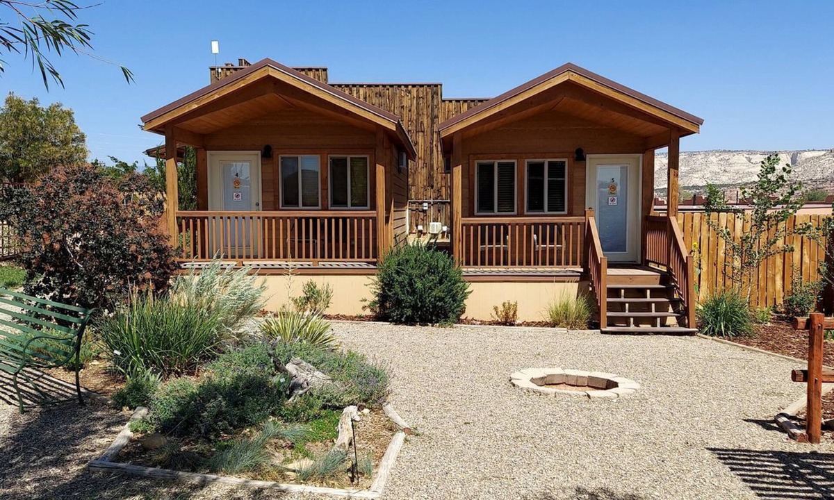 Escalante Cabin | Pretty Cabin with Amazing Views - The Ultimate Glamping Getaway in Escalante, UT