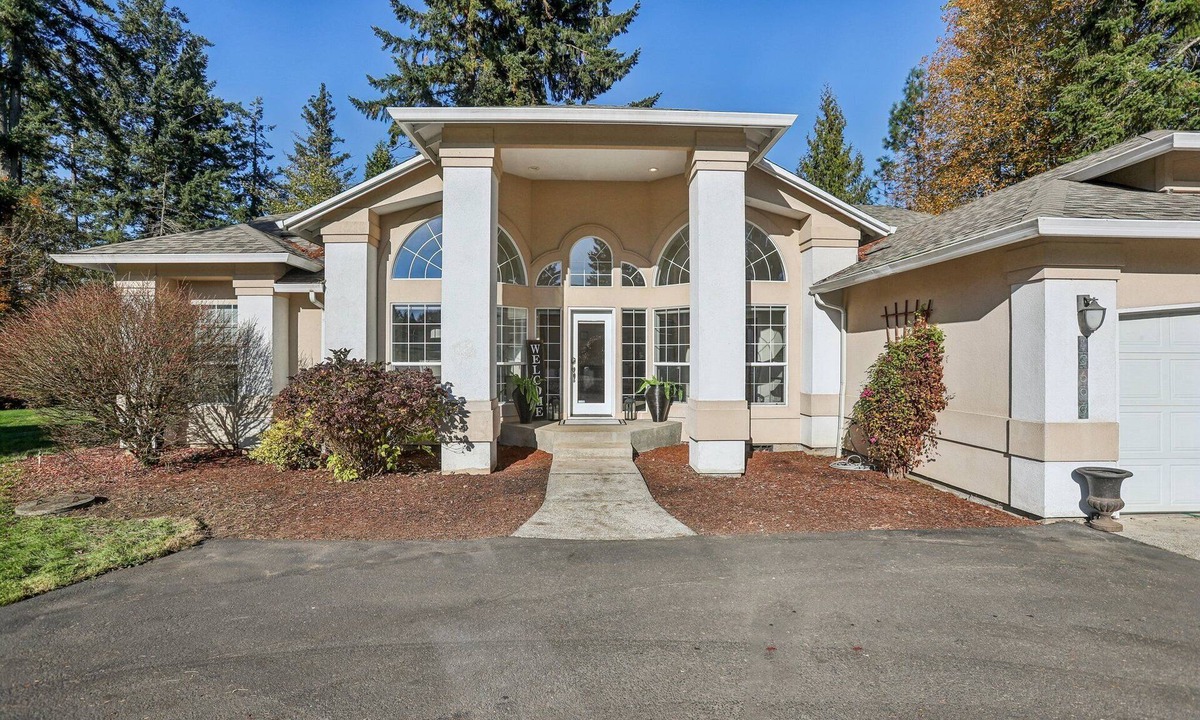 Ridgefield House | Private 4-bedroom house close to I5 freeway.