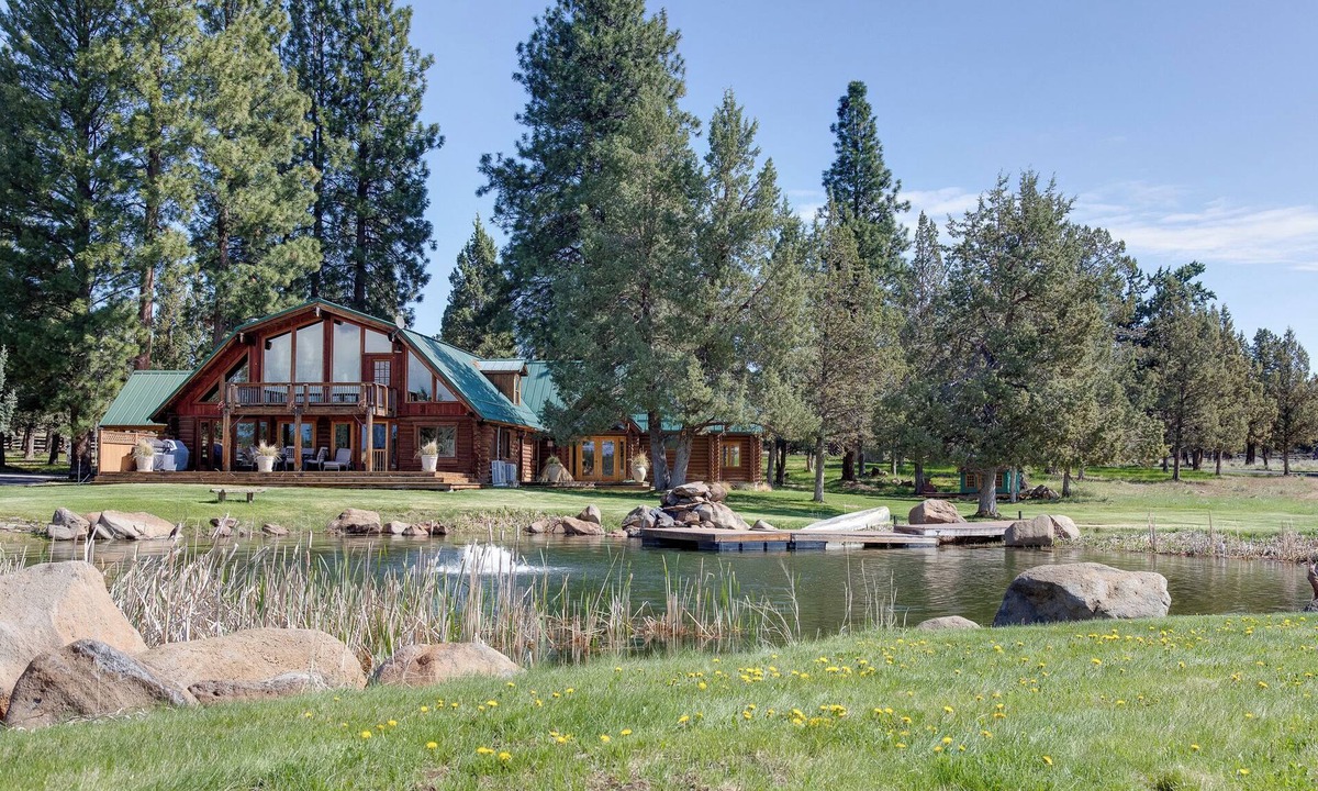 Sisters House | Private 40-Acre Ranch + Pool, Sauna w/Yurt