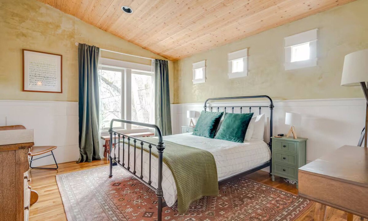 Old Bend Apartment | Private Guest Suite in the Heart of Old Bend