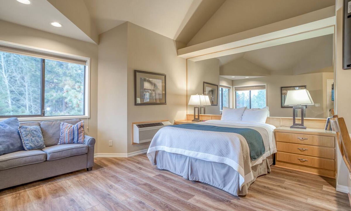 Century West Hotel | Private Mt. Bachelor Village suite in Bend with access to resort hot tubs/pool