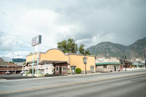 Central Business District Hotel | Provo Inn & Suites