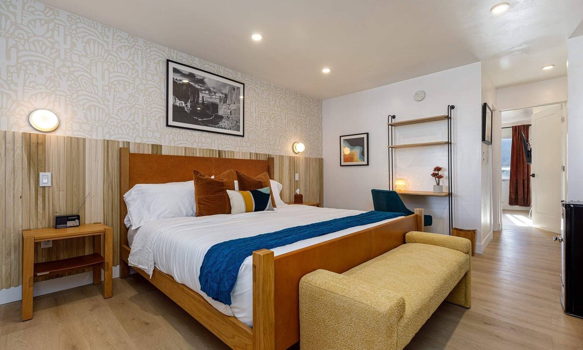 Kanab Apartment | Quail Park Lodge | King and Queen Suite