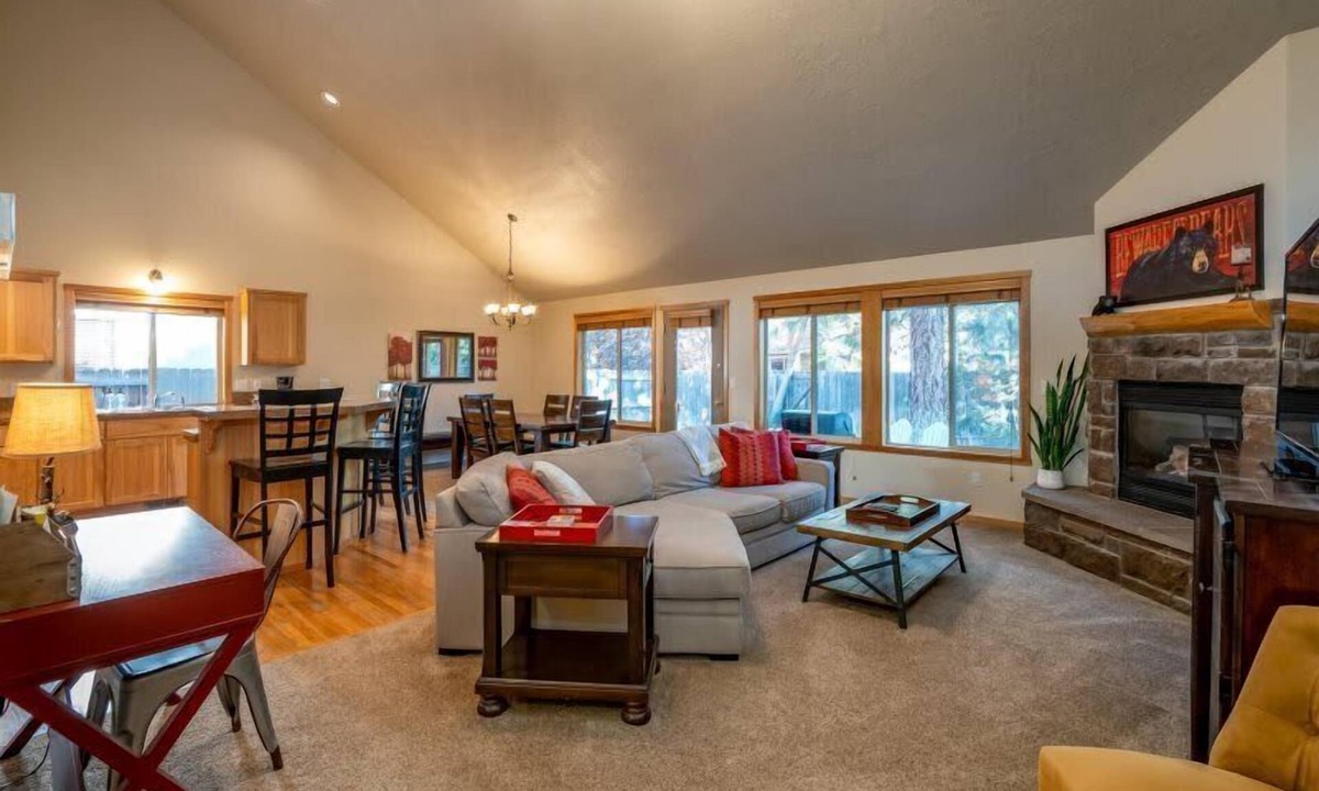 Southwest Bend House | Quail Pine Cabin Bend
