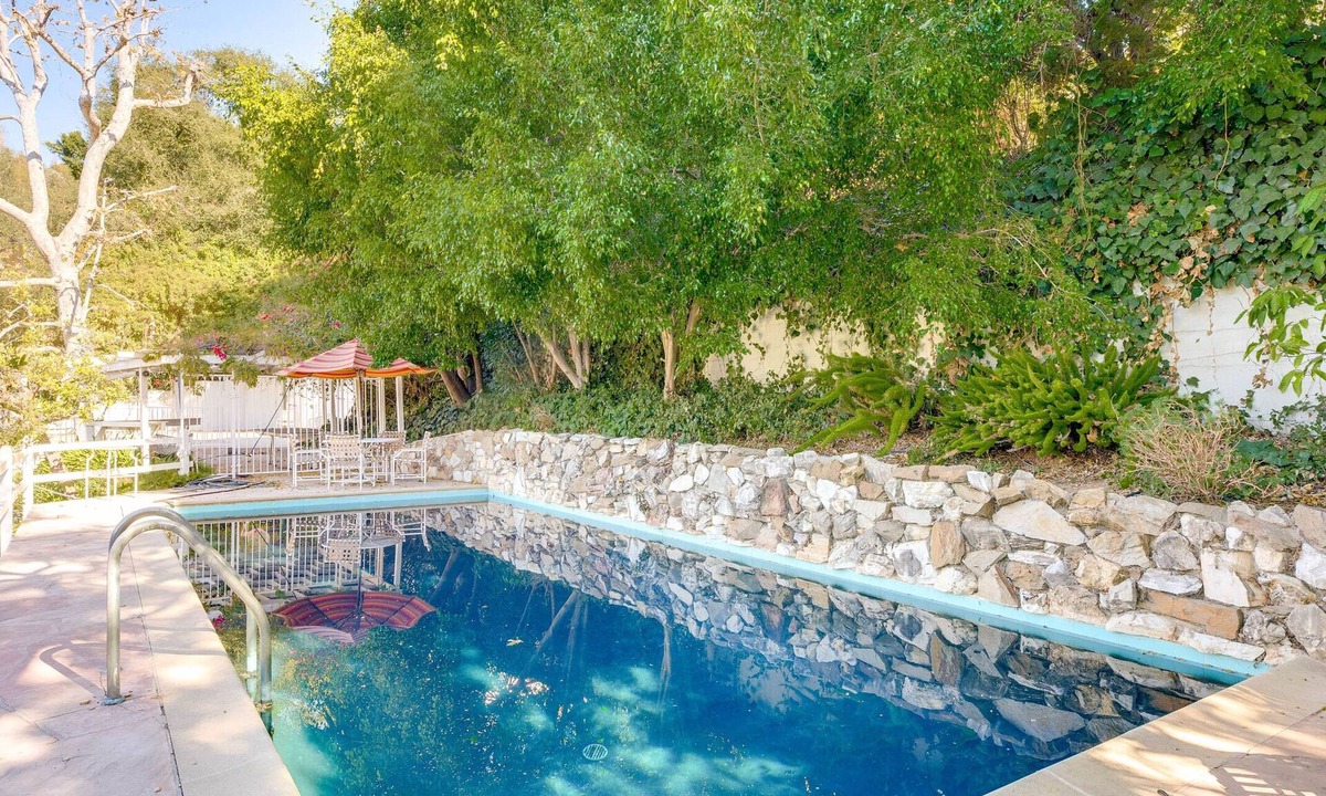 Bel Air Apartment | Quiet LA Retreat with Pool and Patio