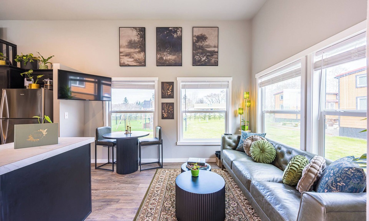 Forks Cabin | Rainforest Tiny Home Retreat Moody Botanical Suite