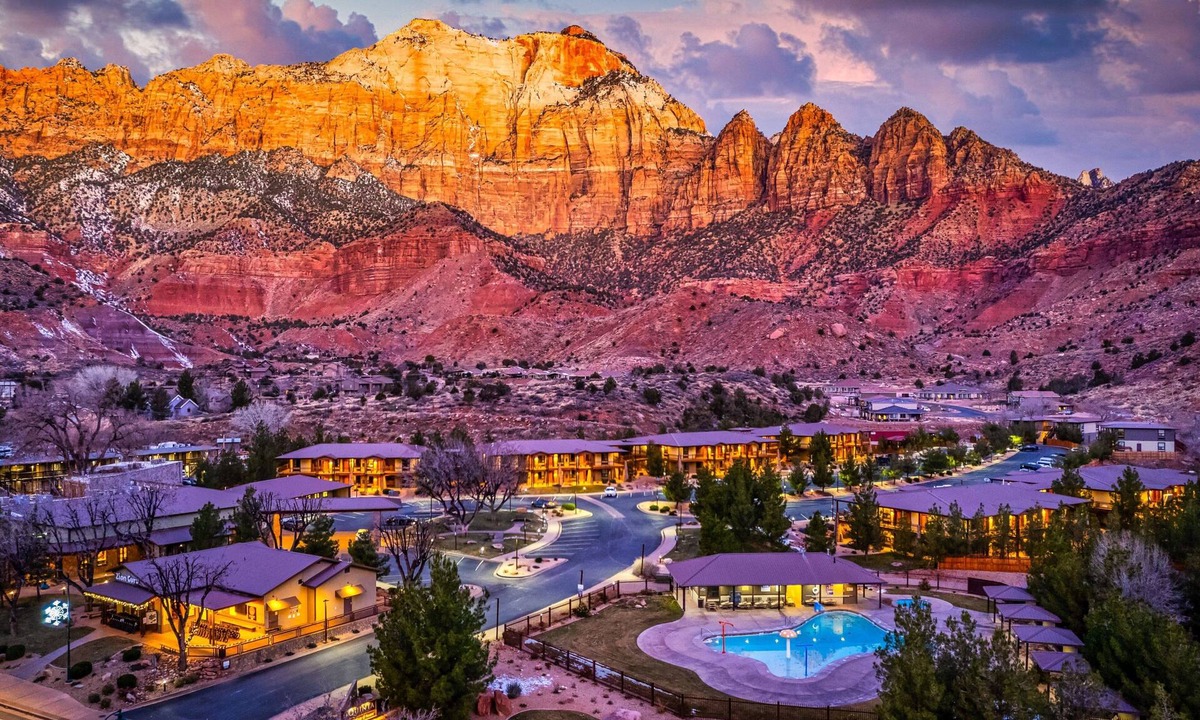 Zion National Park South Entrance Hotel | Red Cliffs Lodge Zion, A Tribute Portfolio Hotel - Marriott Bonvoy