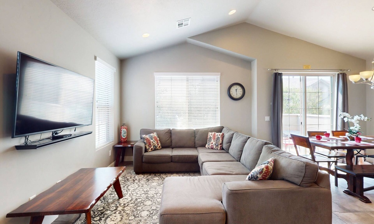 Sienna Hills House | Red Cliffs Townhouse in Washington, outdoor pool + near Zion National Park