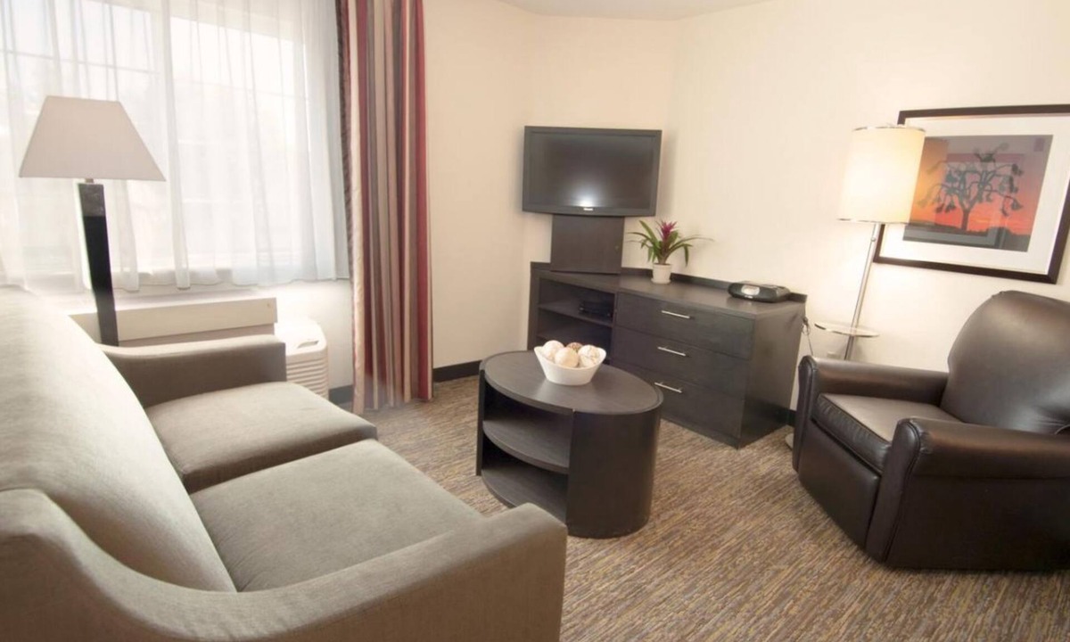 Anaheim Resort Hotel | Relax and Unwind! 4 Comfortable Units, Kitchenette, Pets Allowed