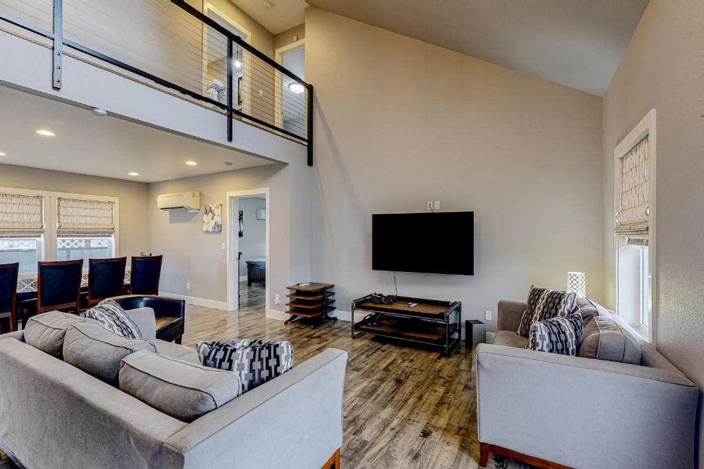Lakeside House | Relax in Lakeside