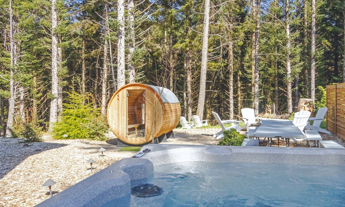 Lincoln City House | Relaxing Coastal Haven, Forest Trails, Ocean Views