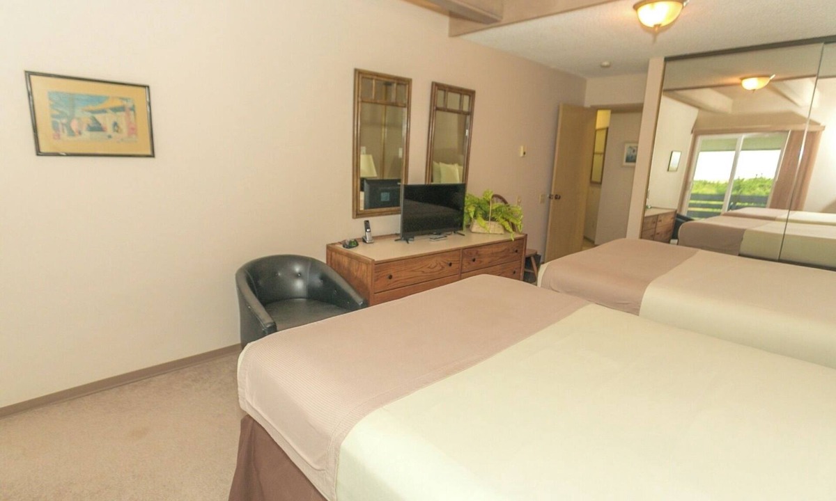Ocean Shores Apartment | Relaxing Ocean Shores Stay – Sauna, Pool, BBQ Area & Cozy Fireplace