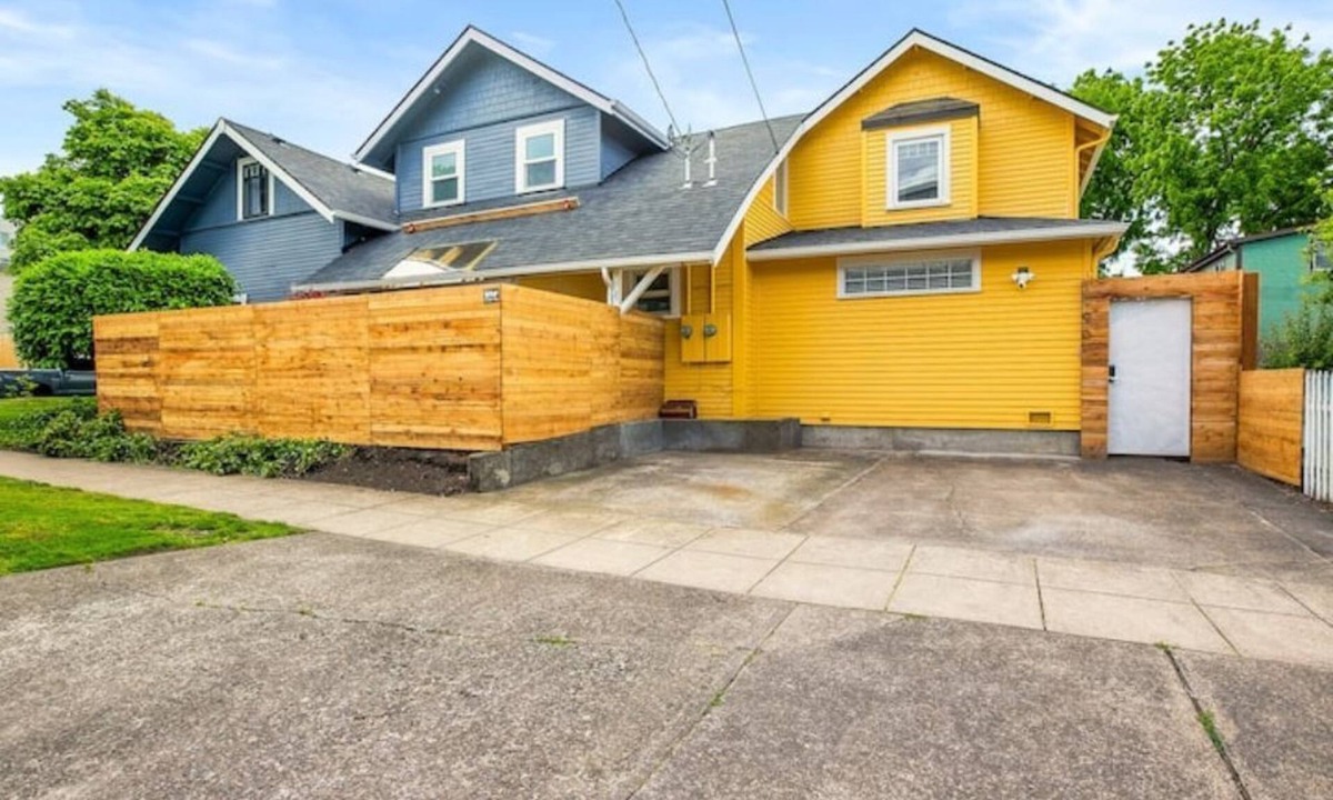 Eugene House | Renovated, 1 block to Matthew Knight Arena and 3 blocks to Hayward Field