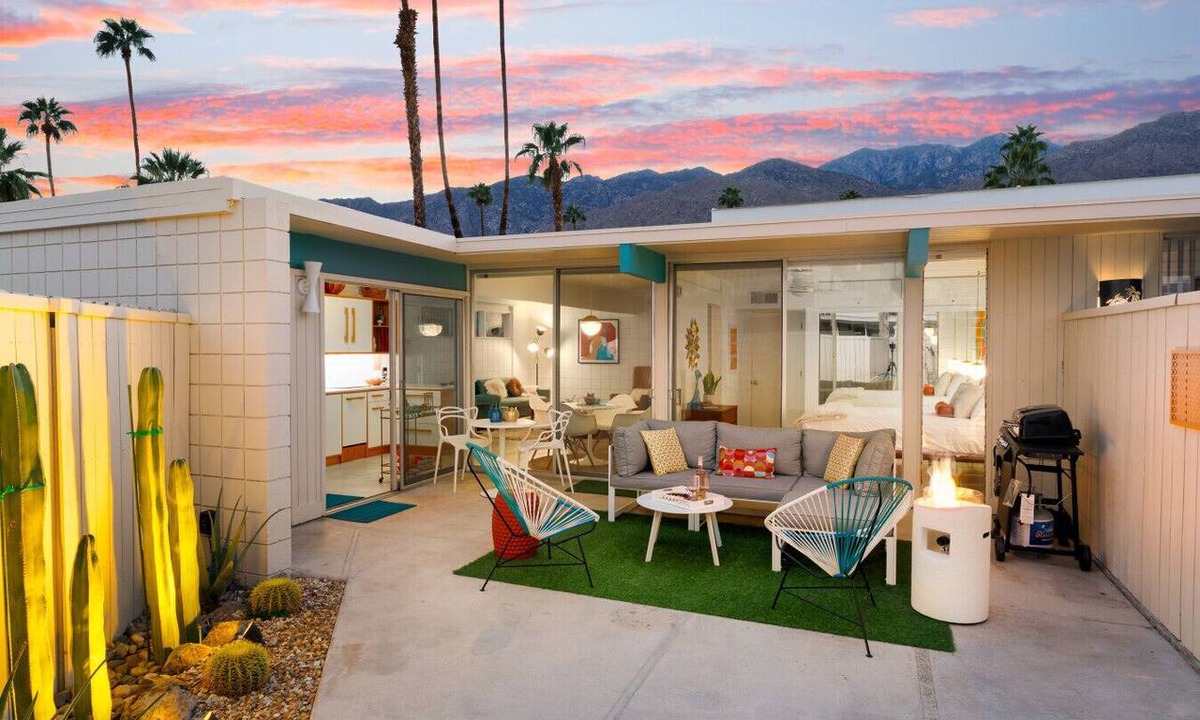 Twin Palms Apartment | Renovated, luxe mid-century Ocotillo gem w/patio