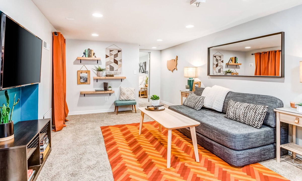 Canyon Rim House | Renovated vacation home with hot tub, central AC, gas grill, & washer/dryer