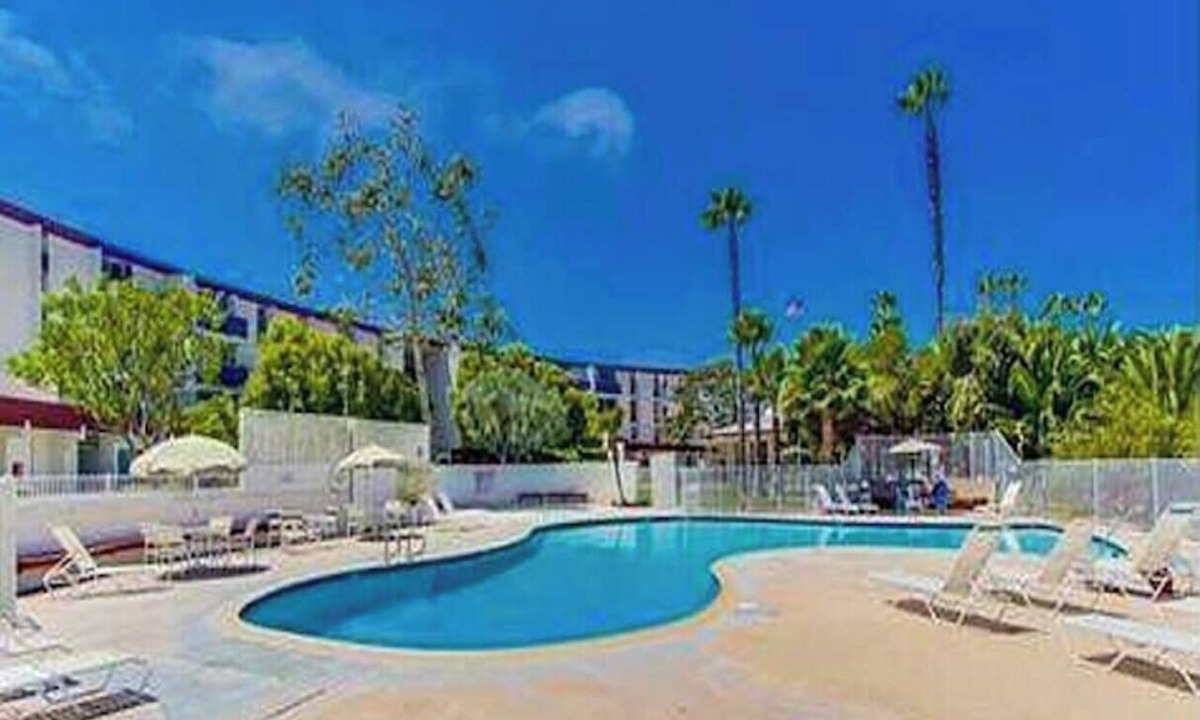 Point Loma Heights Apartment | 🌴ResortSetting w/Pool close to beach/downtown 🌴