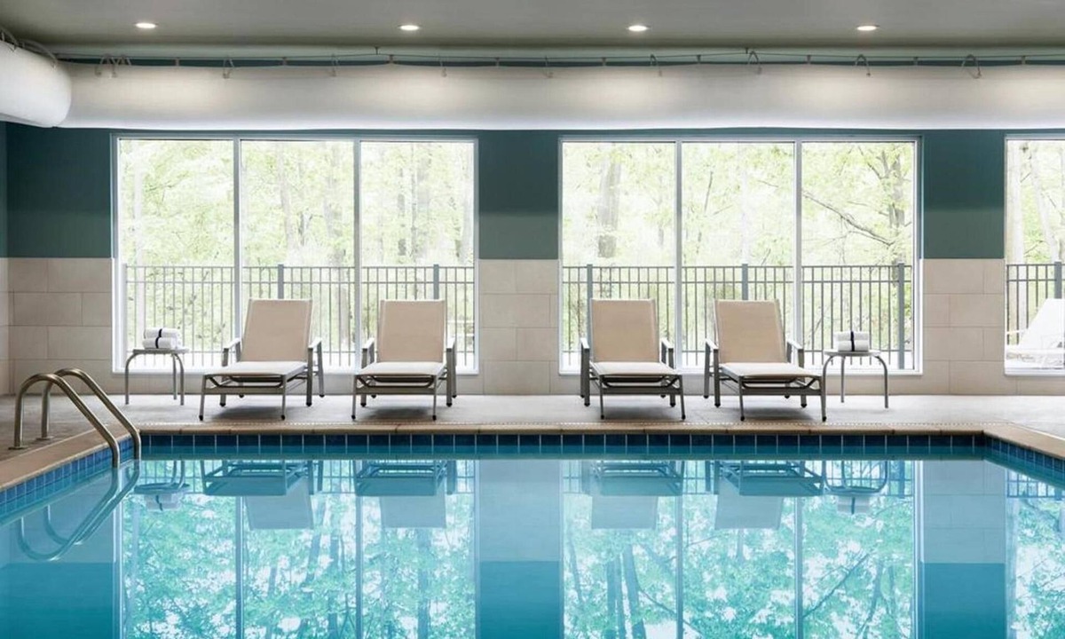Barstow Hotel | Restful Room with Family-Friendly Features + Near Route 66 Experiences
