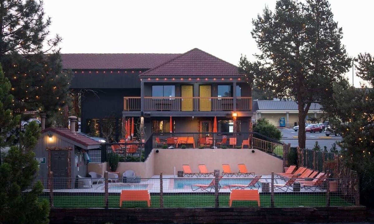 Orchard District Hotel | Retro Firepits & Heated Pool Near Downtown Bend & Old Mill District
