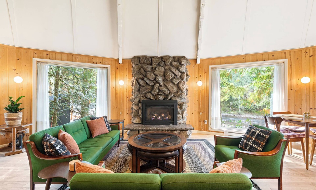 Brightwood Cabin | Retro River Cabin near Mount Hood - hot tub, games, Sandy River views!
