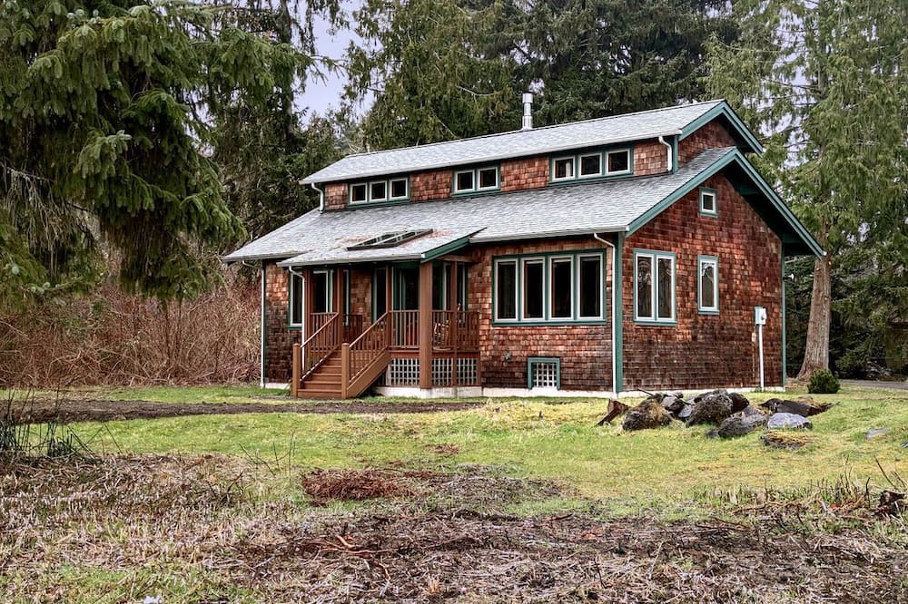 Skamokawa Cabin | River Loft Cabin on Columbia in Skamokawa Valley, WA