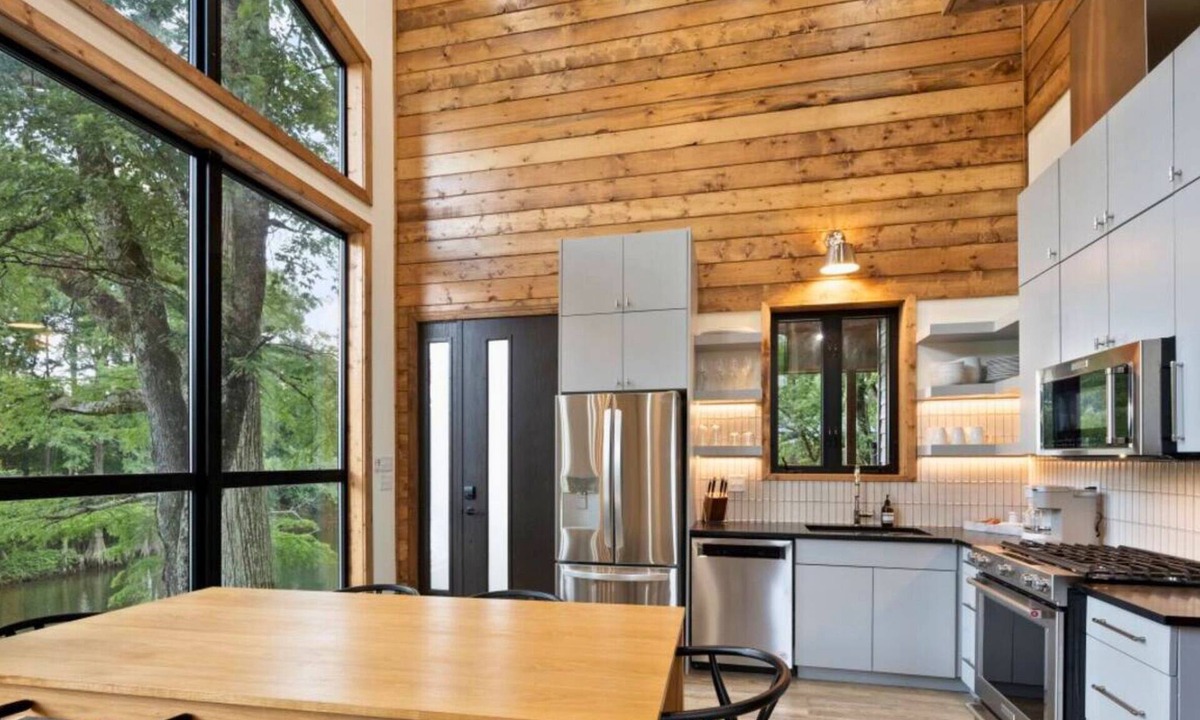Broken Bow Cabin | Riverfront Eagletown Retreat for Families, Groups