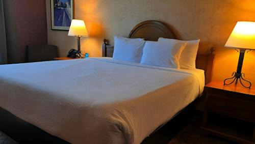 Upper Lake Hotel | Robinson Rancheria Resort and Casino