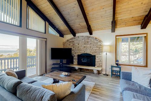 Rockaway Beach House | Rockaway Beach House
