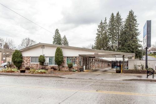 La Grande Hotel | Rodeway Inn La Grande - Island City